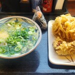 Marugame Seimen - かけうどんにシャケおにぎりと天ぷら