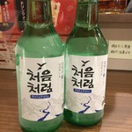 Korean Dining Bar TESU - 韓国焼酎『チョウムチョロム』980円
                      丁寧に濾過した水で仕込んだクリアで柔らか、スッキリとした美味しい焼酎です。