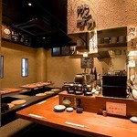 かんすけ - 店内はカウンター席と掘りごたつ席がございます！