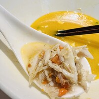 中国飯店 市ヶ谷店 - 後半、丼の底を掬うと、たっぷりのほぐし身がッ☆