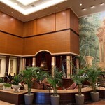 LOBBY LOUNGE - 