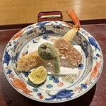 おかもと - ❽越前蟹、こごみ、唐墨の天ぷら、山椒塩、酢橘。