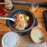 Yamamoto No Hambagu - ご飯はおかわり無料で味噌汁付き