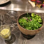 ステーキ＆ワイン シュバルージュ - 農家のリーフサラダ