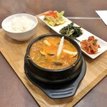 Korean Natural Kitchen IMU - スンドゥブ定食 豚1290円