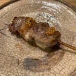 根津 焼鳥 照隅 - ウチモモの赤 マスタードシード