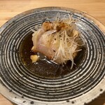 根津 焼鳥 照隅 - 胸肉のタタキ(よだれ鶏)
