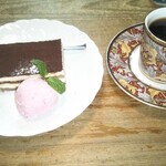 窯右衛門 - ティラミス、雪室珈琲。