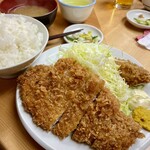 とんかつ山家 - ロースかつ定食＠850円＋カキフライ単品＠220円  美味いよなぁ！しかもこの値段！外国人にも知れ渡っているようで次々と来店してました。その辺りのワチャワチャ具合がちょっとだけど、全般的にはグー！