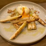 SiESOL - ホワイトアスパラガスのソテーと半熟卵