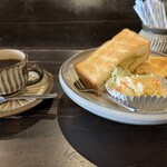 茶房 武蔵野文庫 - ホットサンドとブレンドコーヒー