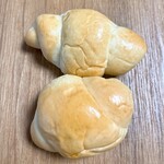 LUCKS - バターロール 60円