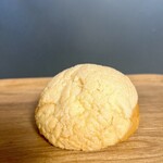 LUCKS - メロンパン 140円