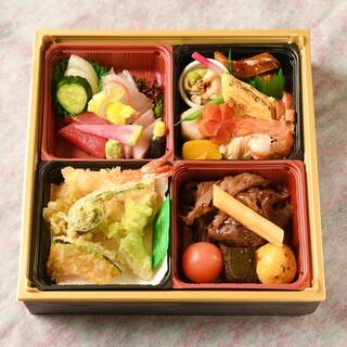 Kaiseki-style take-out dishes using seasonal ingredients