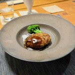 NOMI RESTAURANT - 猪、鹿、松阪豚のハンバーグ、桜の薫香