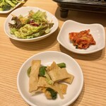Yakiniku Kankoku Ryouri Korabo - 定食の副菜