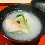 Ryourikomatsu - 煮物椀　和歌山の白甘鯛と海老芋　蕪のみぞれ仕立て