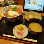 一平 - 牛すじ丼　大　１０００円