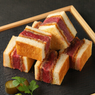 [Wagyu beef fillet cutlet sandwich]