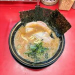 豚骨醤油ラーメン 王道家 - 