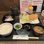 ICHIRIZUKA - 本日の気まぐれ定食 1200円 (ミニチキンカツとお造りの定食。数量限定)
                2024年1月31日