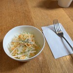 cafe de curry Kojika - サービスのミニサラダ