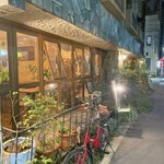 ファシュタ - お店前