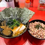 横浜家系総本山 吉村家直系店 ラーメン内田家 - 