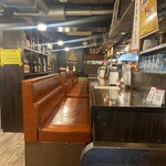 大いなる樹 - 最初はこんな感じでガランとしてましたが、後客がどんどん来ました