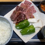 幸せの焼肉食べ放題 かみむら牧場 - 