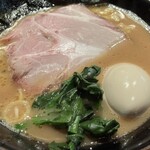横浜ラーメン 斎藤家 - ラーメン並 味玉