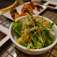 みやび 六本木店 - みやびサラダ、彩り良くて、柚子風味のドレッシングがめちゃくちゃ美味しかった❗