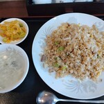 龍盛菜館 - 五目炒飯。