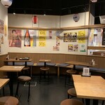 串かつ でんがな - 店内