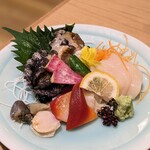 鮮魚 天ぷら すしつま - 本日の貝刺し盛り合わせ