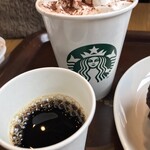 スターバックスコーヒー - 今日のブレンドを試飲サービス中(^｡^)甘いチョコモカとチョコマフィン