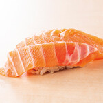 [Thickly sliced] Raw salmon