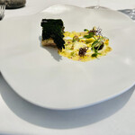 ラ・ヴァガボンド - 金目鯛　鱗のような物はキノコで作ってあります。百合根をあしらわれた冬らしい一皿に