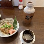 庄や - 日本酒大徳利の常温とお通し