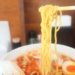 北海道らーめん さつほろ - 地獄味噌らーめんの麺