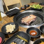 ヨプの王豚塩焼 熟成肉専門店 - 