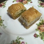 ナーディル ギュル  - 