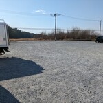 麺龍 - これが南側の広大な駐車場。駐車場問題は存在しません。