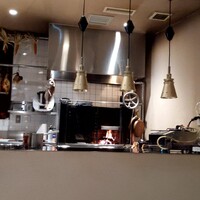 L'éclaireur - 薪火の前の席。これは中火状態。