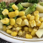 ラーメン もっけだの - 『ベジカレーラーメン』のコーン