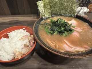 神田ラーメン わいず - チャーシュー麺