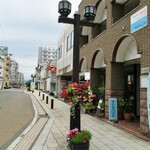 光原社 可否館 - 美しく整備されたメインストリート