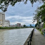 光原社 可否館 - 北上川は一級河川だけあって流れも速い