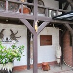 光原社 可否館 - 左手にあるのが「マヂエル館」