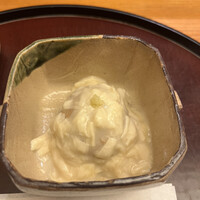 日本料理 太月 - 量少なめコース２３１００円。松葉蟹の飛竜頭 湯葉あんかけ。飛竜頭の表面が香ばし過ぎましたが、蟹たっぷりで美味しかったです(^｡^)